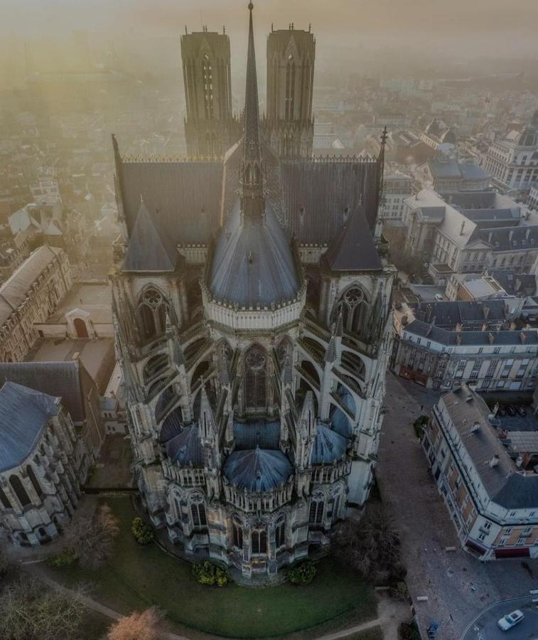 La Place Des Sacres, Proche Gare Et Centre Reims Exterior foto